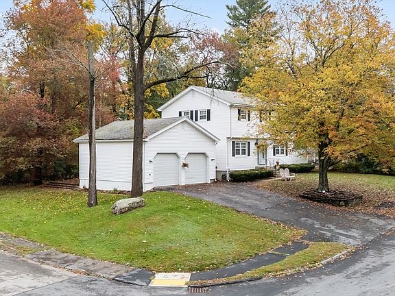3rd image of 76 Hillside Dr