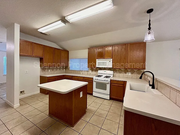 17522 Prospect Meadows Dr — Photo 2