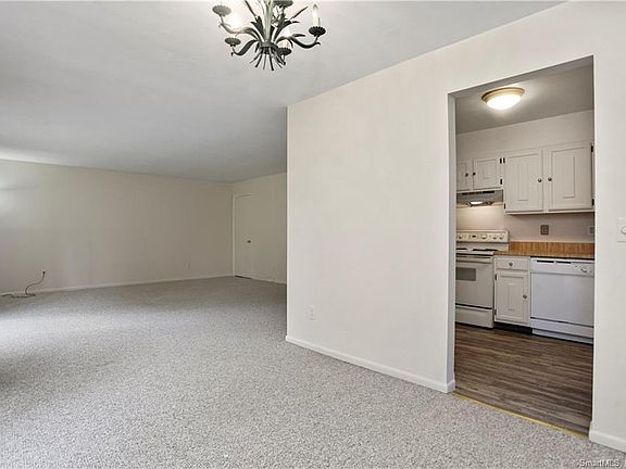 4th image of 255 Strawberry Hill Ave #B2