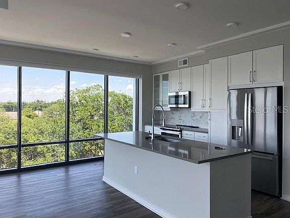 4th image of 221G NE Ivanhoe Blvd