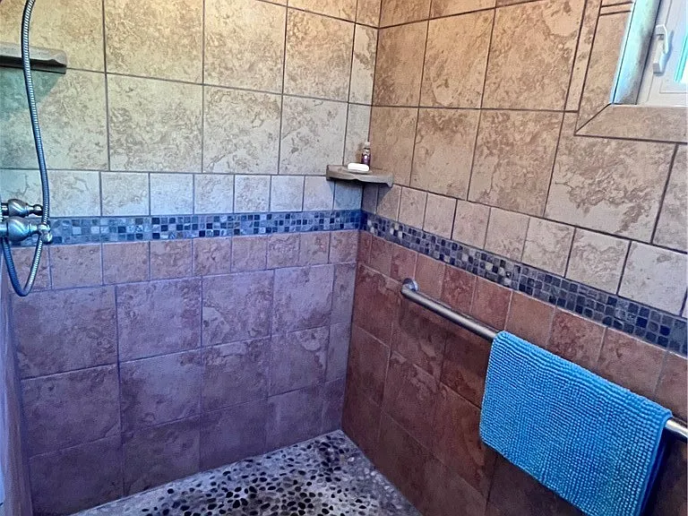 121 Butler Ln — Photo 16