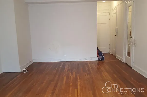 Rented by City Connections Realty | media 3