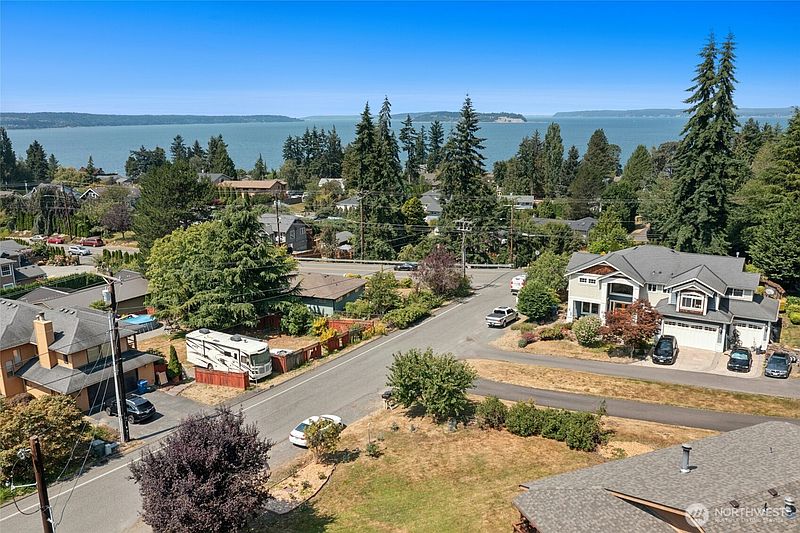 2nd image of 4917 Ocean Avenue
