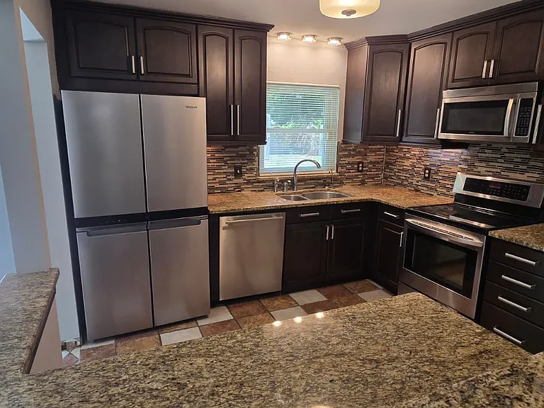 1340 Paradise Ln — Photo 11