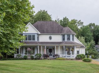 557 Deer Haven Dr, Webster, NY 14580