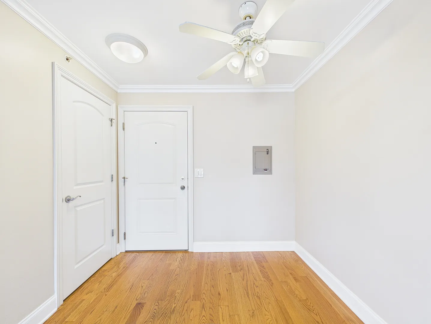 1 bed, 772 sqft, $1,600 — Photo 2