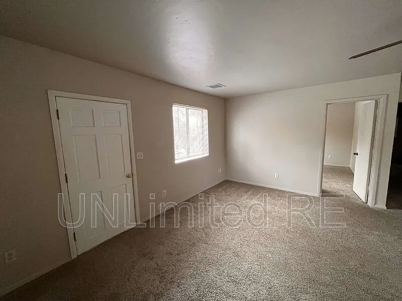 2 bed, 2.5 bath, 2000 sqft, $2,500 — Photo 2