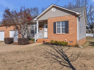208 River Oaks Cir, Piedmont, SC 29673