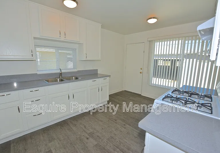 391 Harvard St — Photo 5