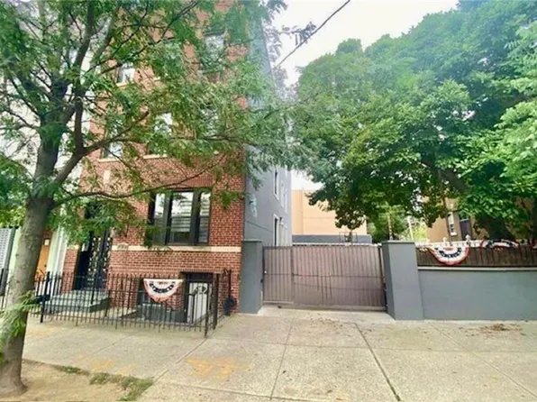 453 Fairview Avenue image 1 of 2