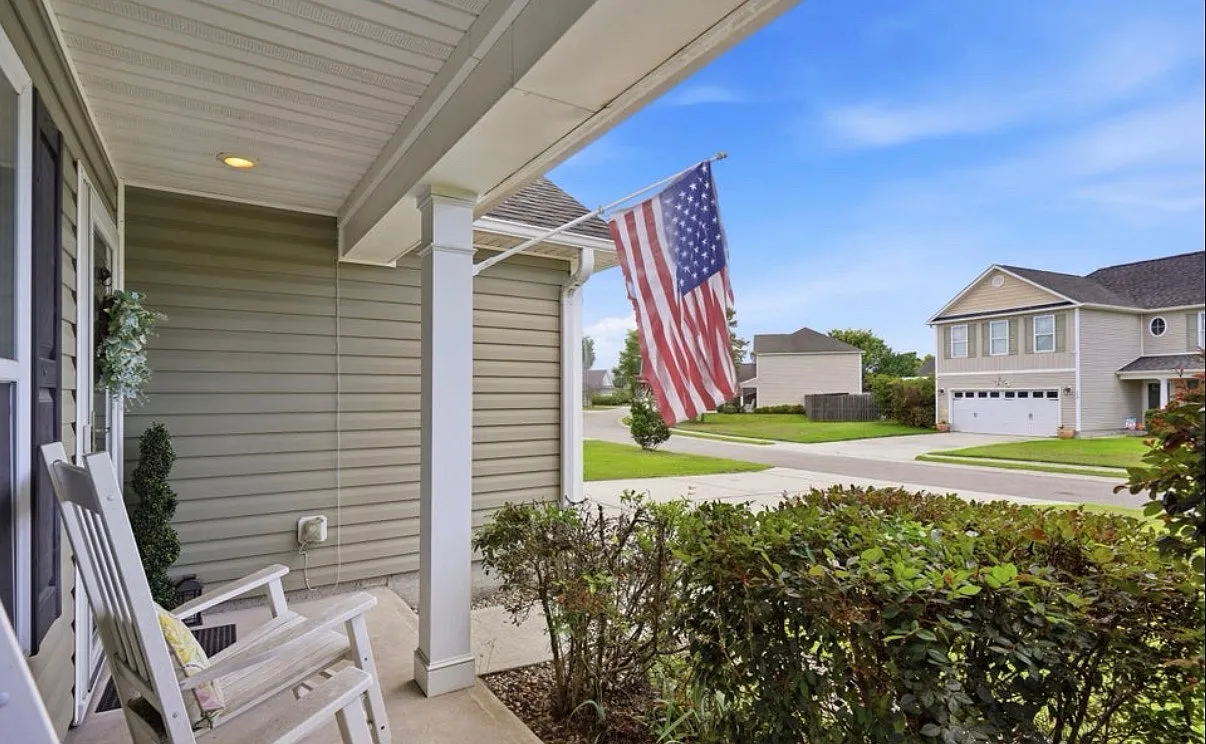 3 bed, 2000 sqft, $2,990 — Photo 4