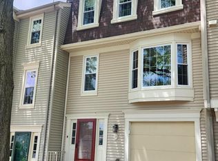 35 S Floyd St, Alexandria, VA 22304
