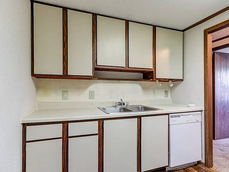 Newberry Woods Apartments — Photo 8