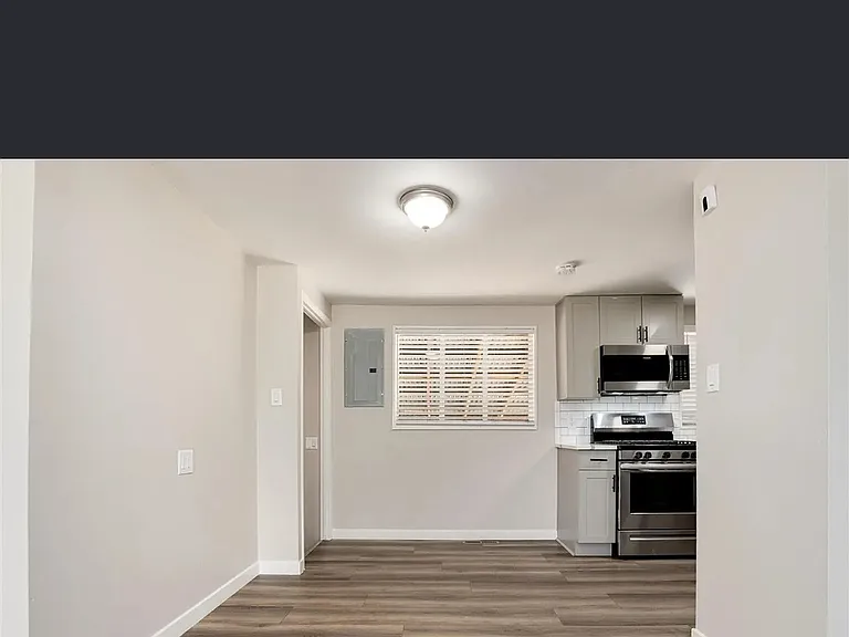 1120 W Oxford Ave — Photo 3
