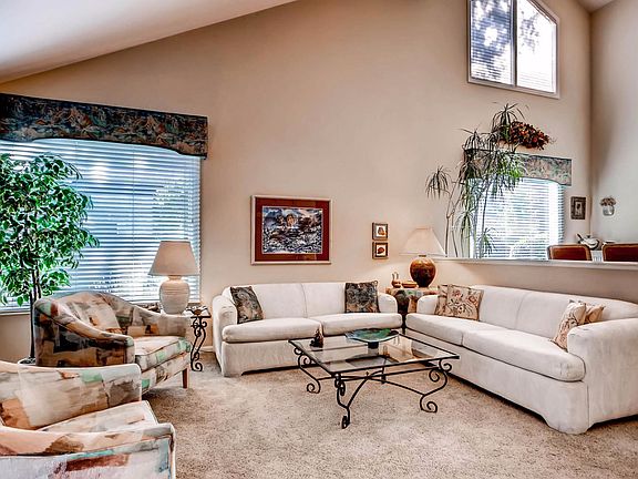 4th image of 24 White Pine Dr