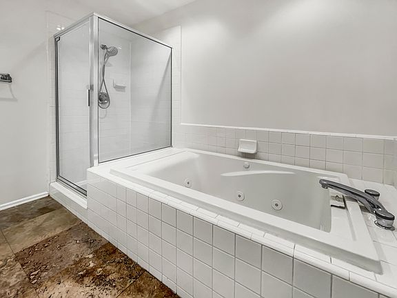 5th image of 6809 Hannum Ave