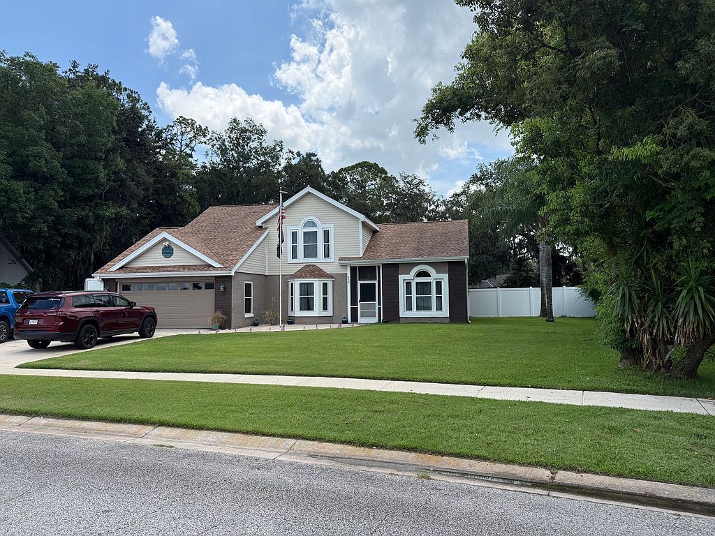 460 Champagne Cir - Property Image