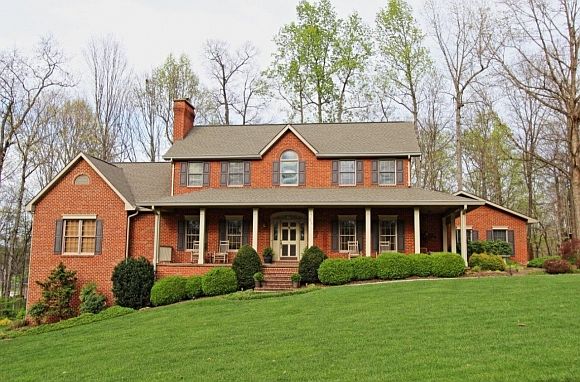 1st image of 216 Allison Ct