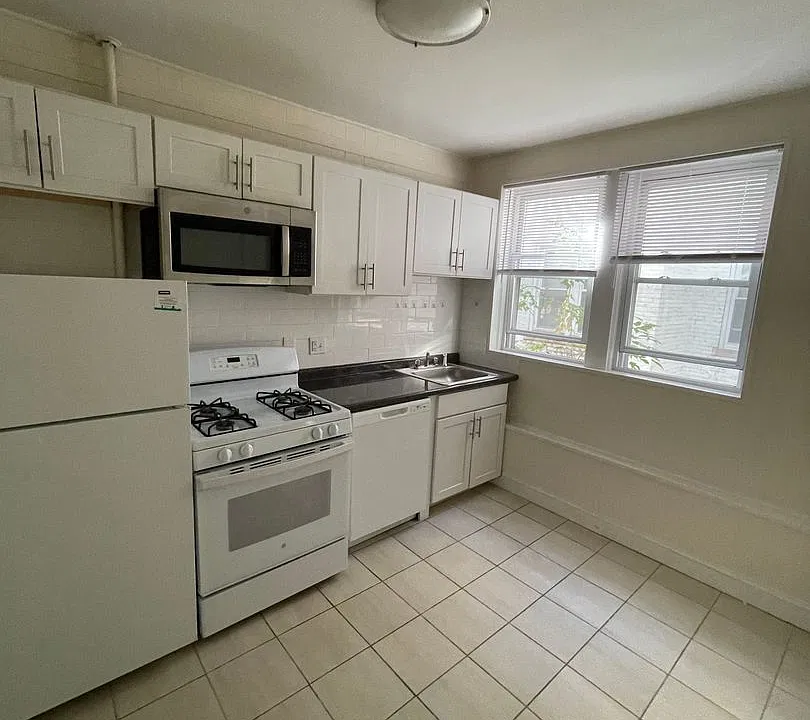 510 Cambridge St #203