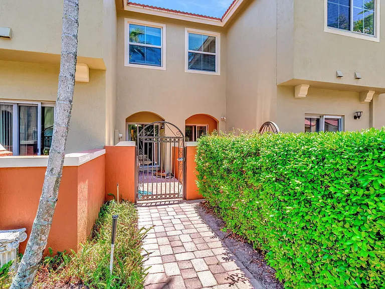 103 Monterey Bay Dr — Photo 34