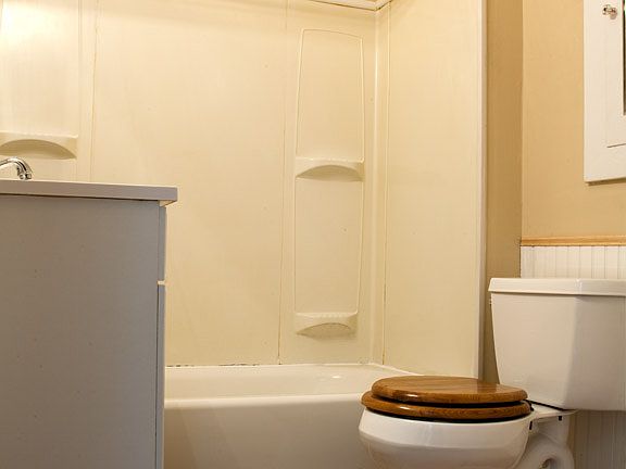 3rd image of 3114 Parkwood Ave #A