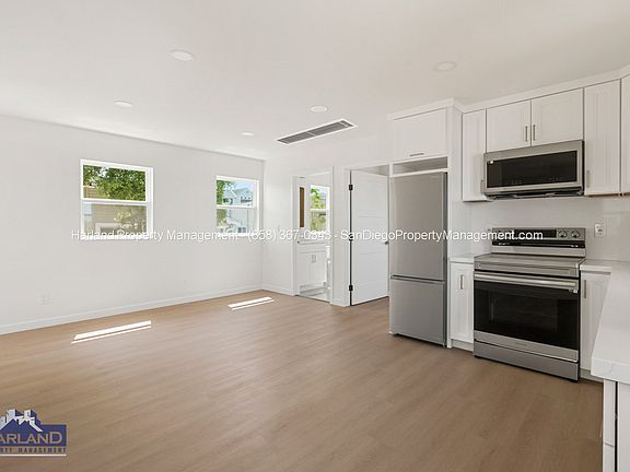 5th image of 4590 Arizona St