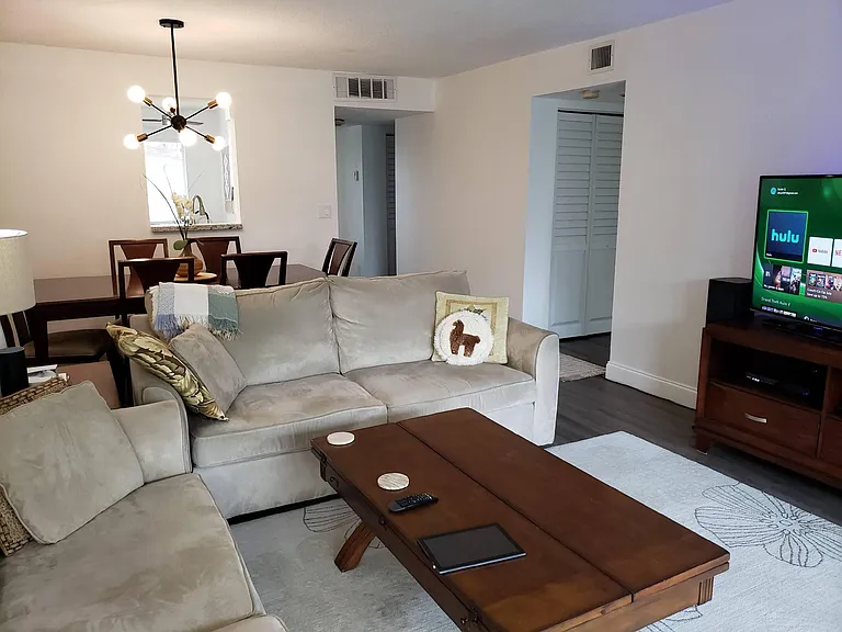 7281 Amberly Ln #401 — Photo 4