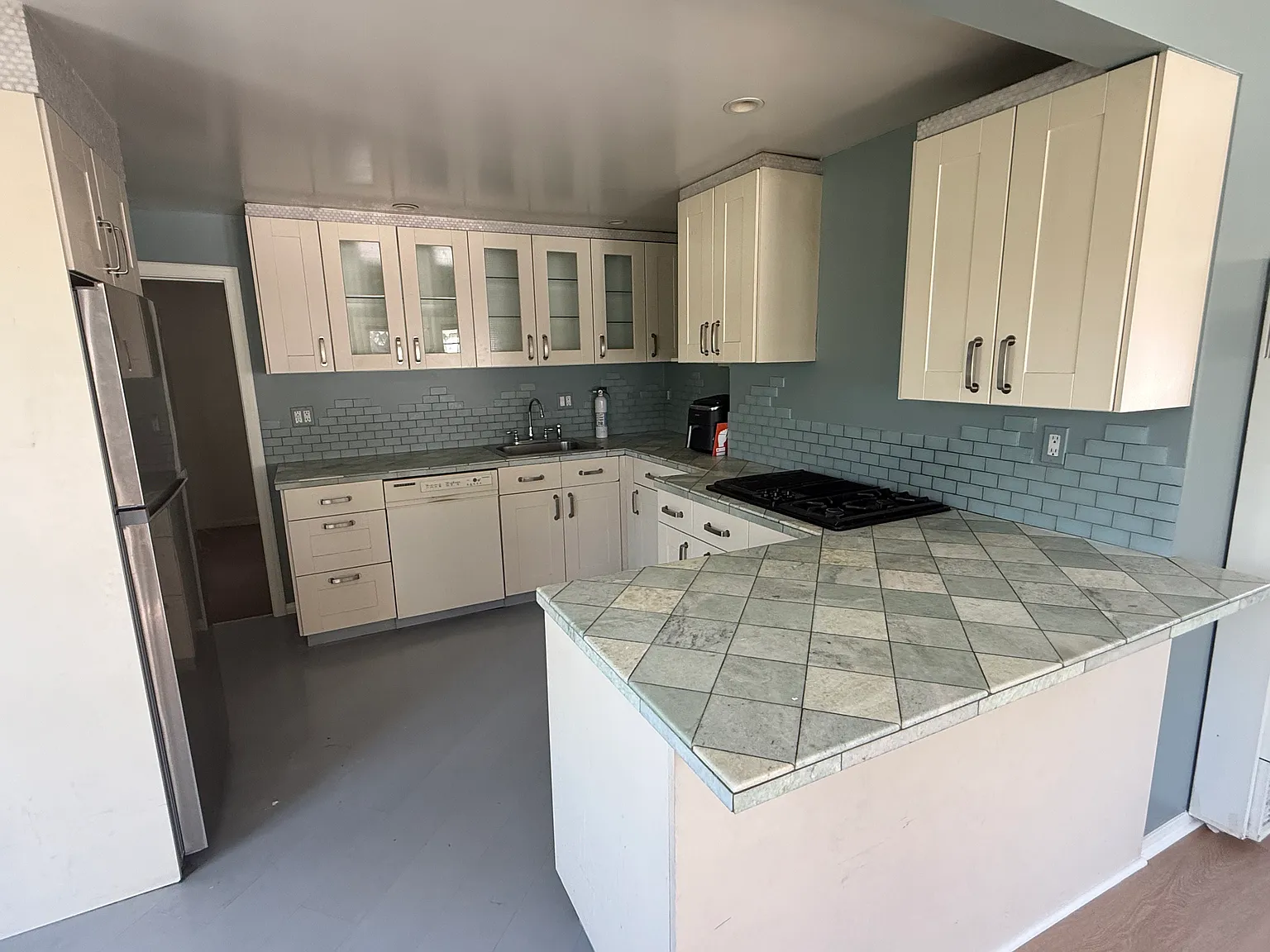 1 bed, 558 sqft, $2,200 — Photo 3