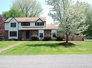 4471 Patricia Dr, Clarence, NY 14031