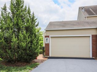 1758 Highview Circle Ct, Ballwin, MO 63021