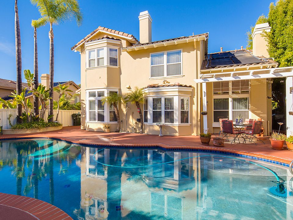 2nd image of 2073 Acacia Dr