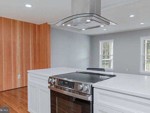 2nd image of 12888 Leman Ln