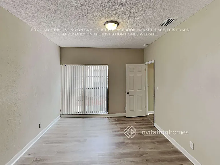 8041 Buttonwood Cir — Photo 12