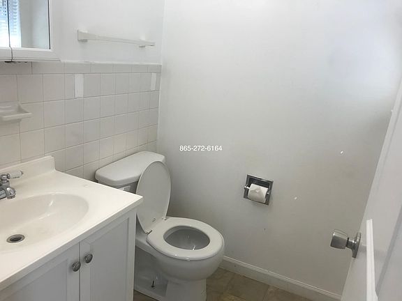4th image of 6432 Tewksbury Dr