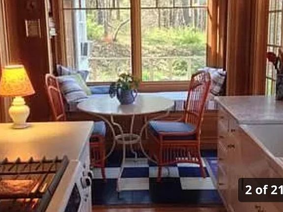 Kitchen with eating area