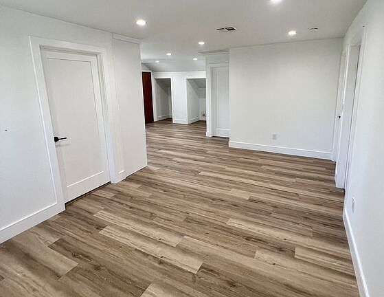 5th image of 4062 1/2 Marathon St