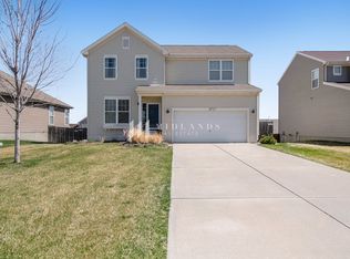 8717 S 67th St, Papillion, NE 68133