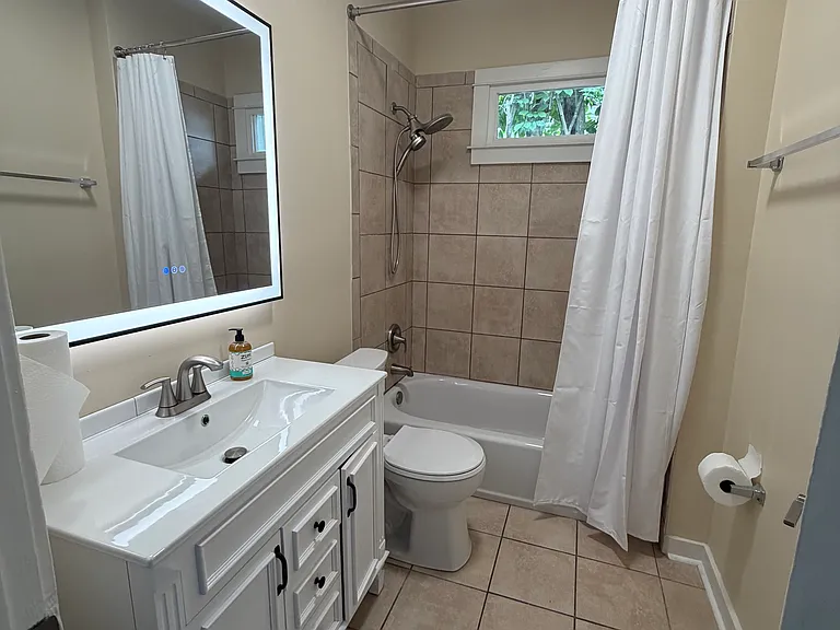 116 Sans Souci St — Photo 6