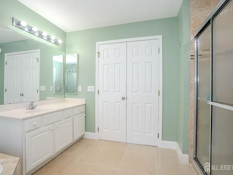 31 Hawthorn Dr — Photo 29