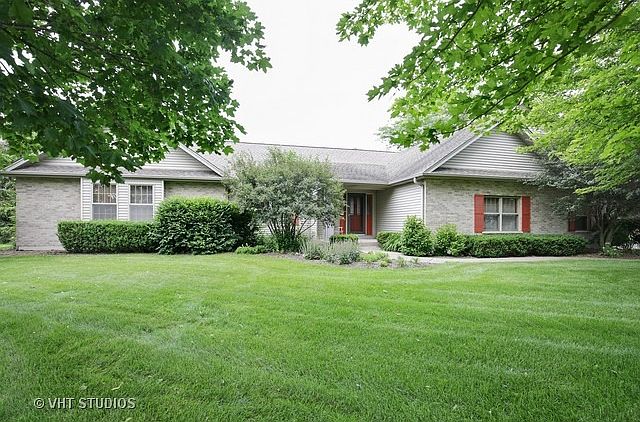 1st image of 48W840 Chandelle Dr