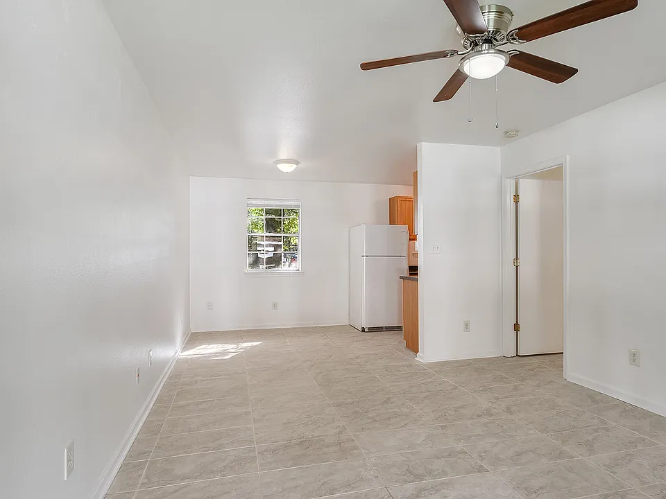 Living room & Dining area