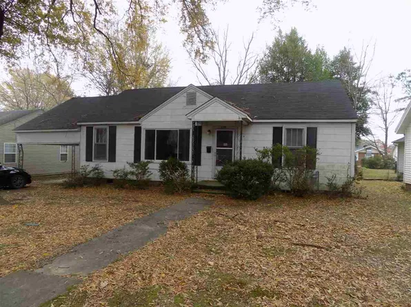 210 E 7th St, Trenton, TN 38382