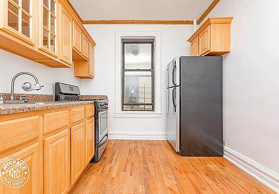 3rd image of 291 Crown St #G9