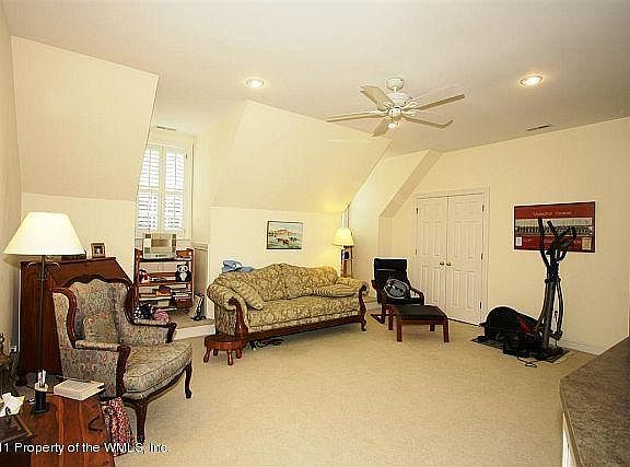 5th image of 116 Sir Thomas Lunsford Dr