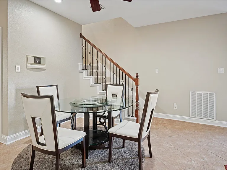 8812 Bluffcreek Ln — Photo 9