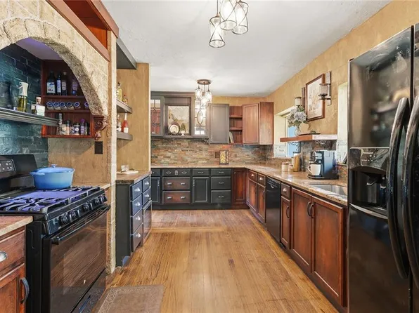5812 Elm Ave, Raytown, MO 64133
