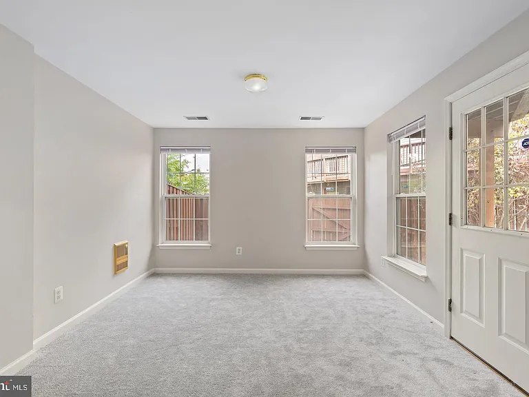 13700 Barksdale Dr — Photo 6