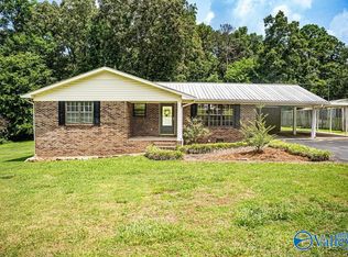 192 Sand Mountain Dr, Rainsville, AL 35986