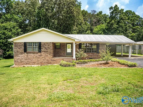 192 Sand Mountain Dr, Rainsville, AL 35986