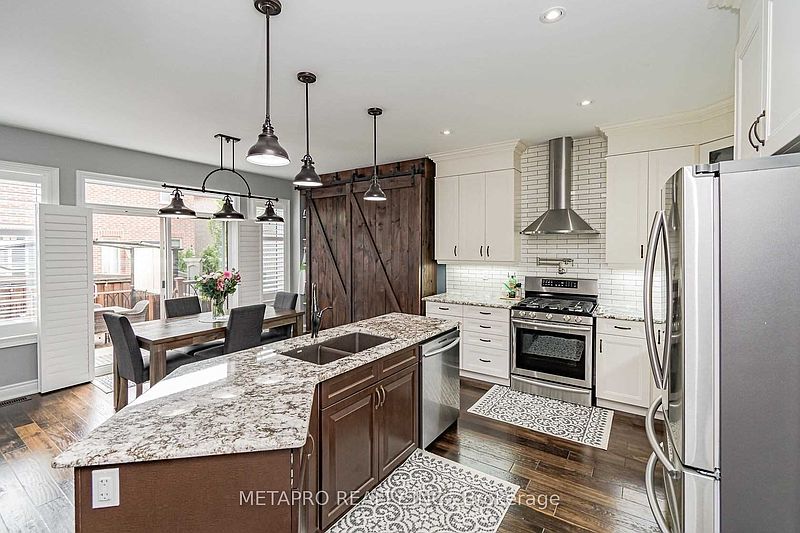 Burlington House for rent - 5 Bedrooms — photo 13
